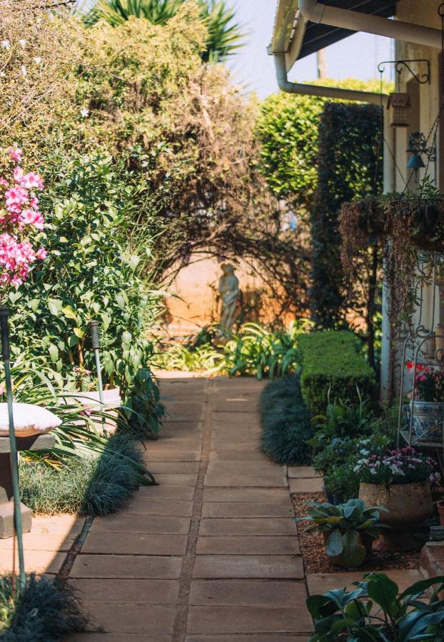 Room 1 garden pathway